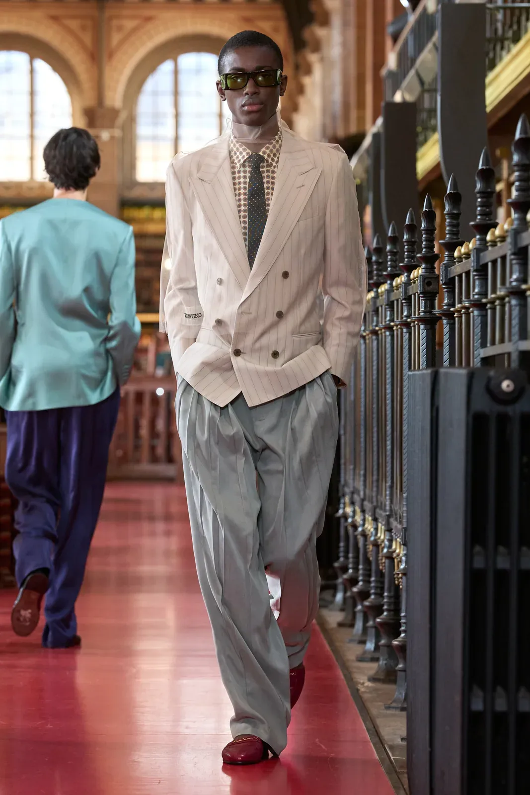 metal-valentino-ss27-50