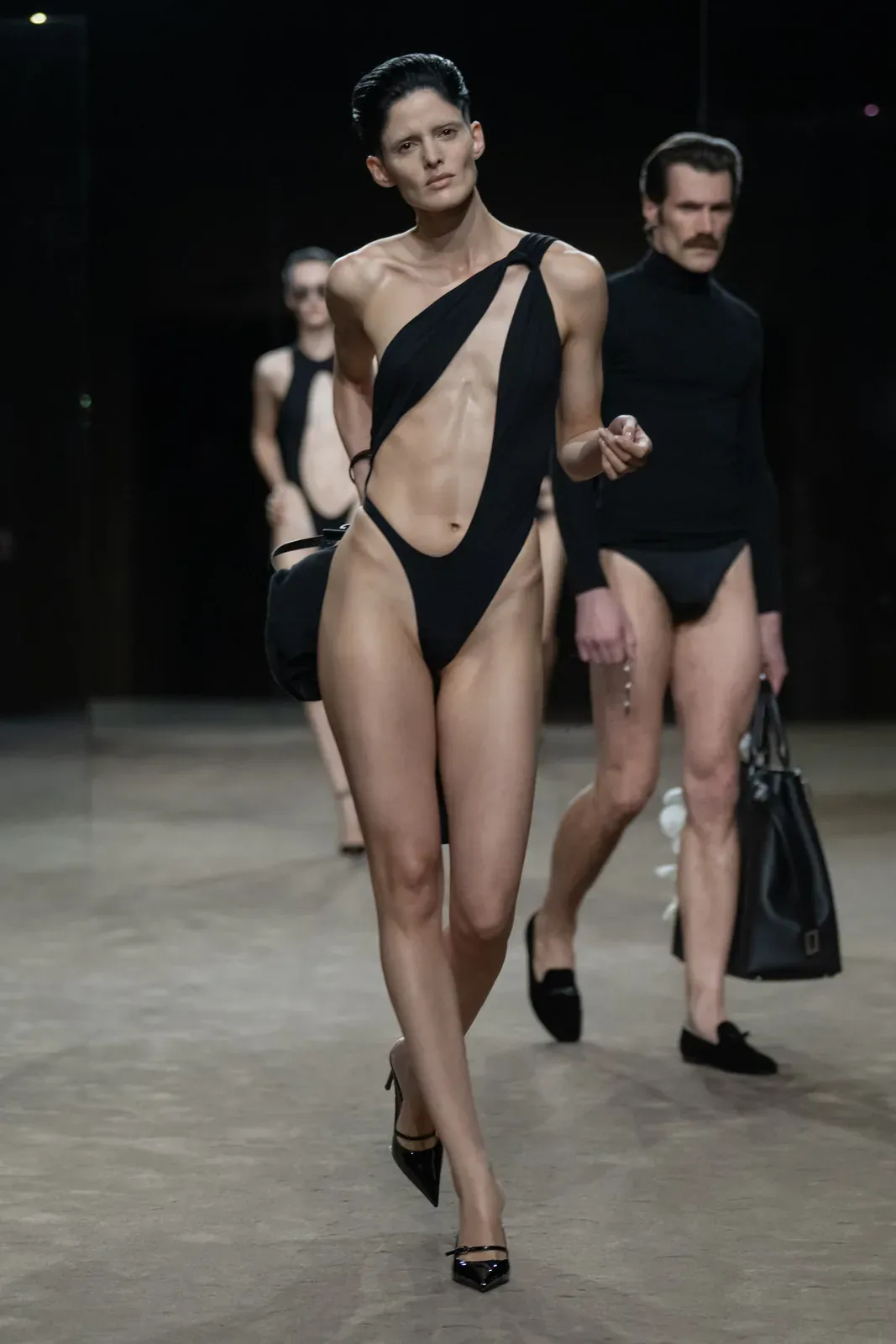 metal-tom-ford-ss27-40