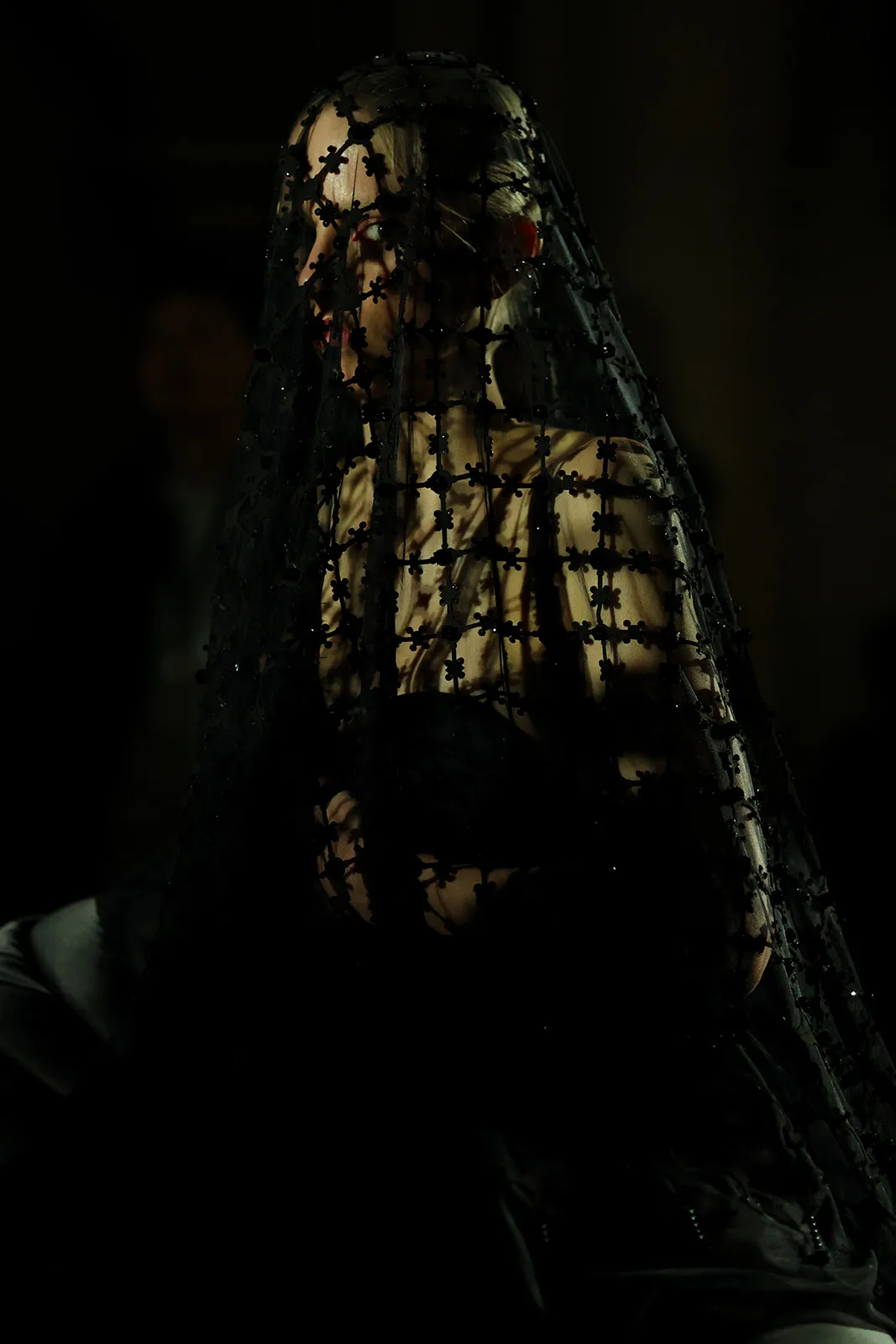 chen-peng-fw024-backstage-09