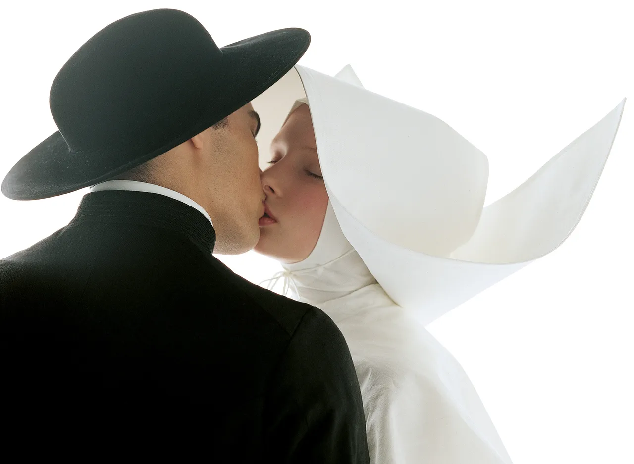 ©oliviero_toscani_Suora-e-Prete.jpg
