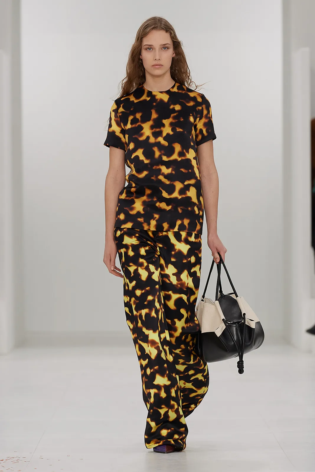 Loewe F W23 Ww Show Runway Look 8