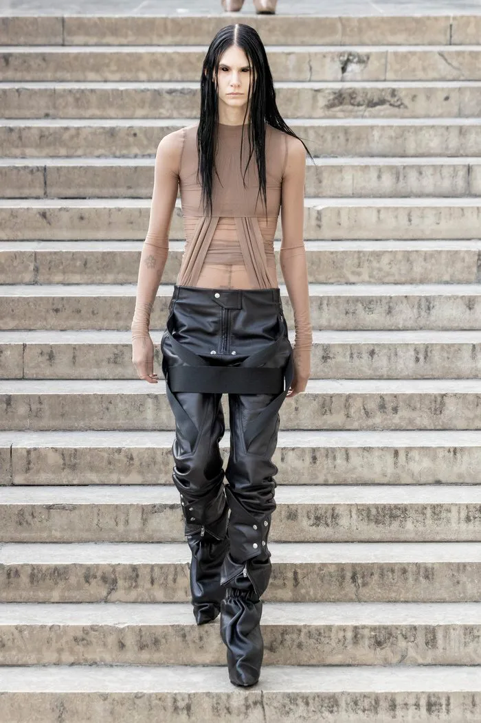 collections_cover_Rick-Owens-RTW-SS26-Paris-01