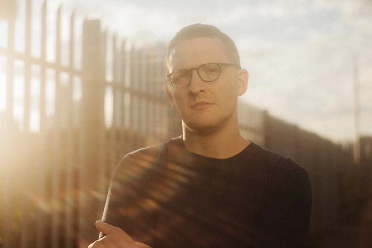 4_Floating-Points-2019-Dan-Medhurst-9564-Last-Bloom---Sophie-Penrose