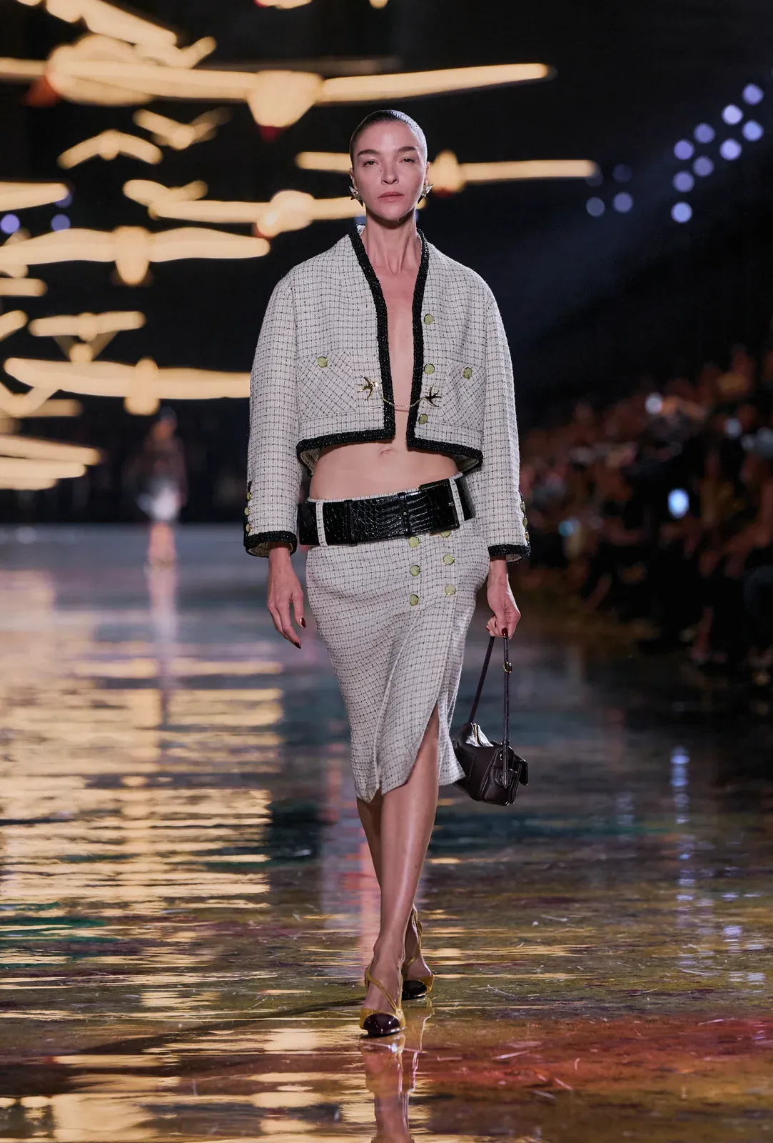 metal-chanel-ss27-55