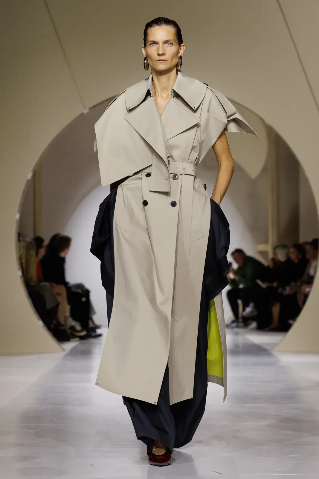 metal-givenchy-ss27-33