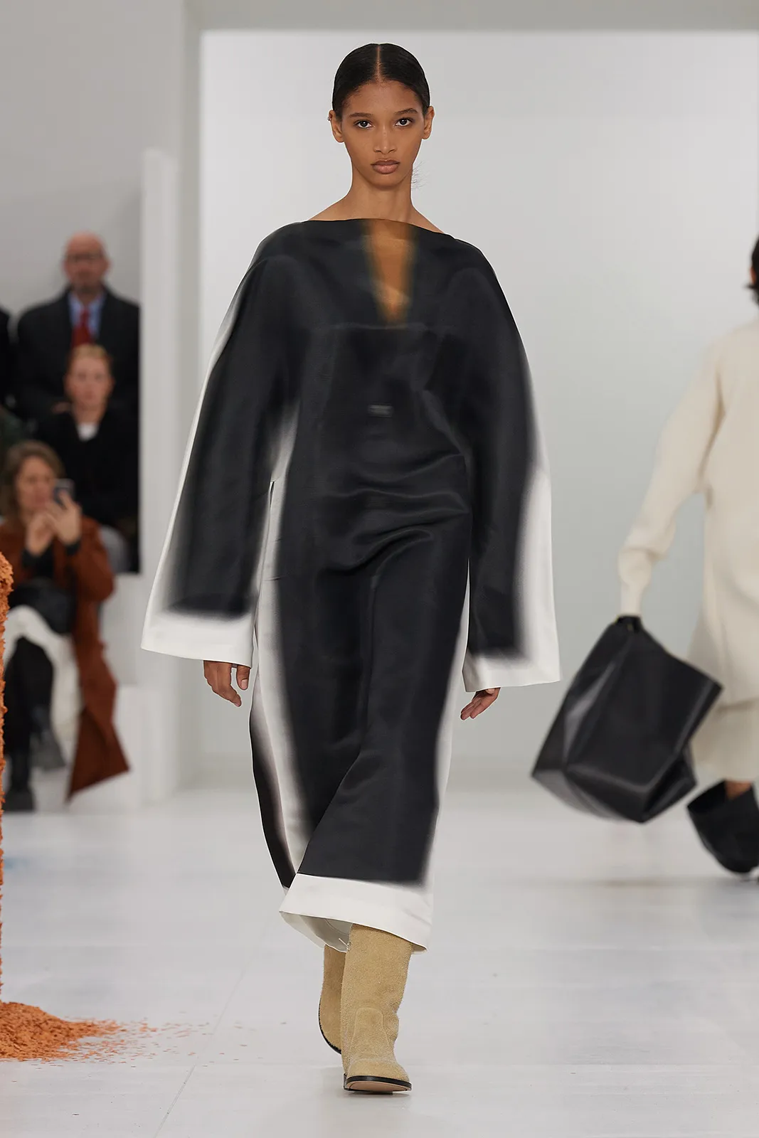 Loewe F W23 Ww Show Runway Look 50