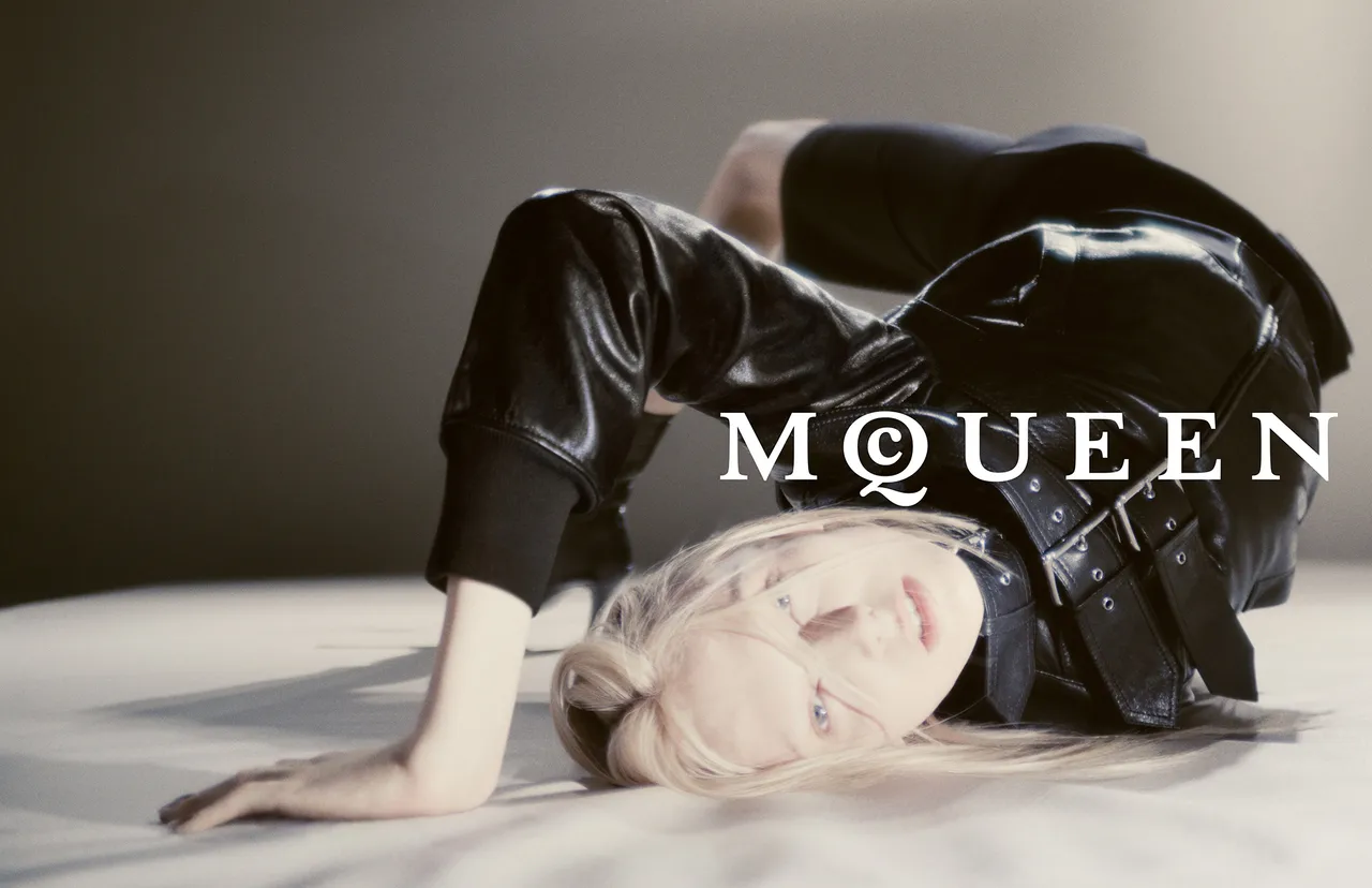 McQueen-Autumn-Winter-2025-Campaign-001-LOGO