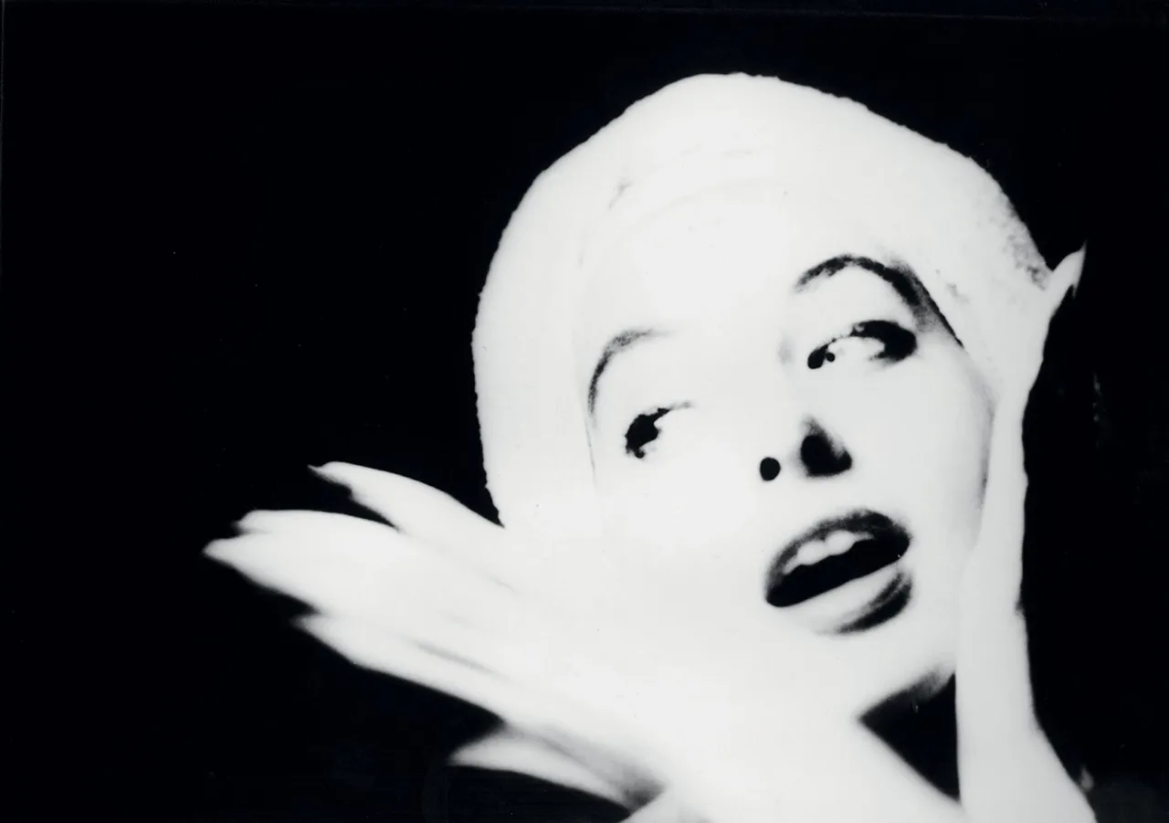 3 Lillian Bassman a Report to Skeptics Suzy Parker for Harpers Bazaar New York 1952 Copyright the Estate of Lillian Bassman