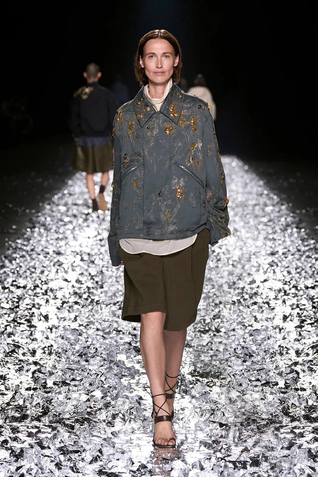 DRIES_VAN_NOTEN_SS25_2732X4098_LOOKS_23.jpg