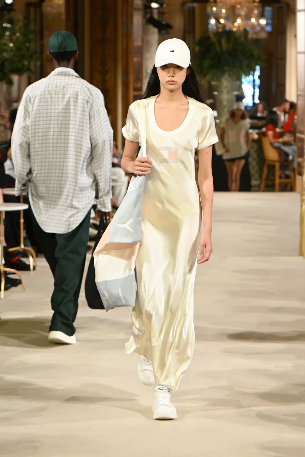 metal-tommy-hilfiger-spring-2027-32.webp