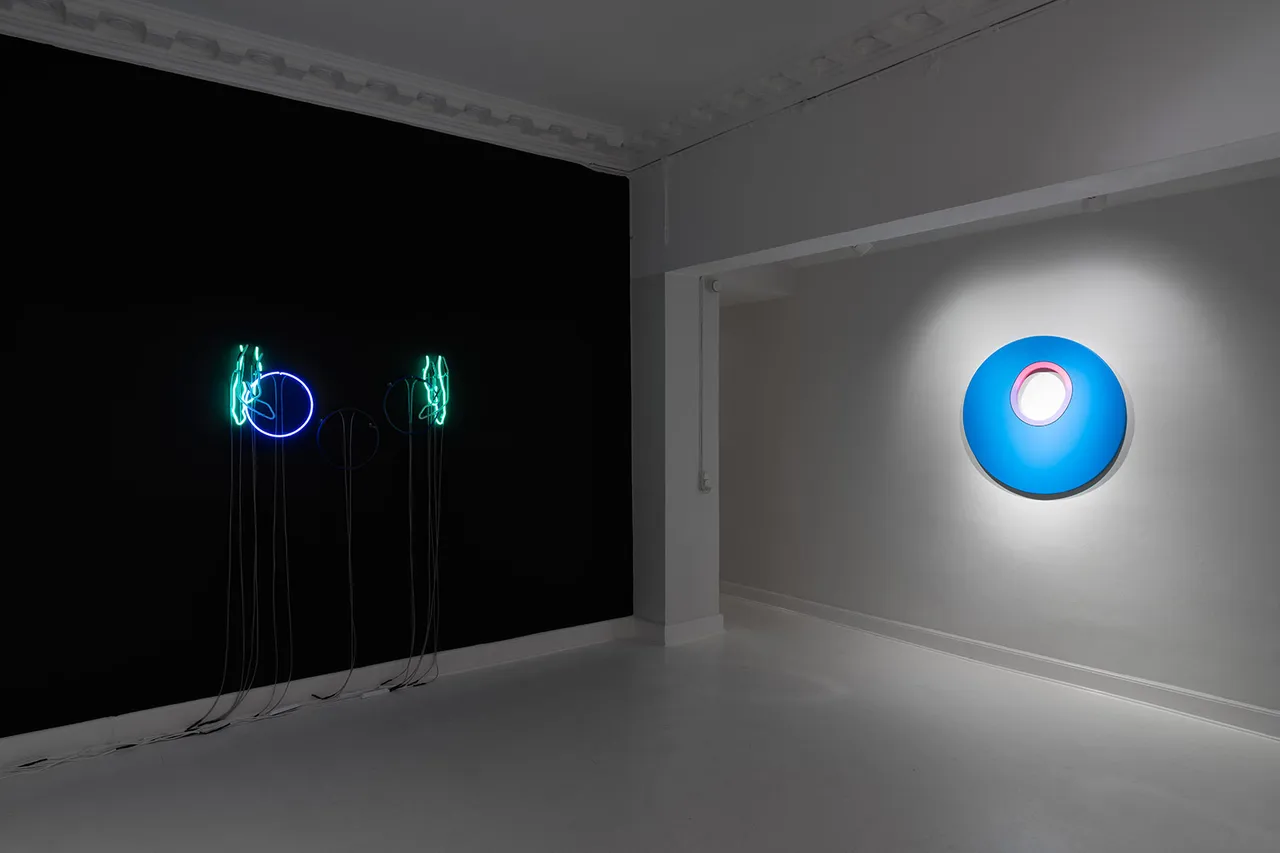 Neon Martin Asbæk Gallery 014 Photo by David Stjernholm