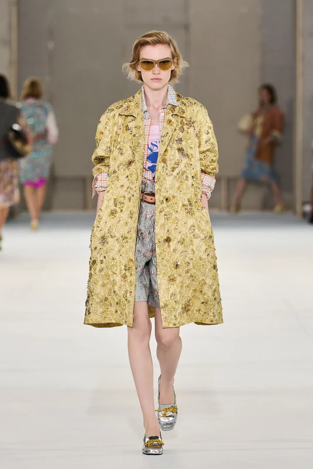 metal-dries-van-noten-ss27-28