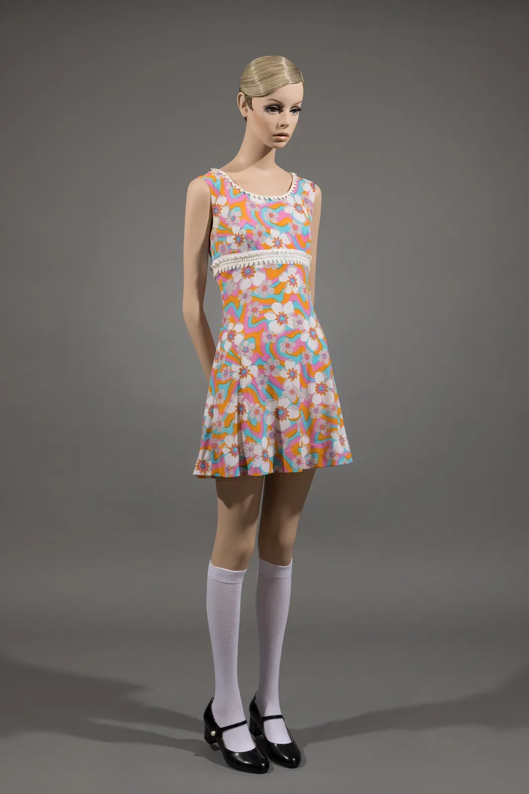 metal-fashion-exhibitions-07.webp