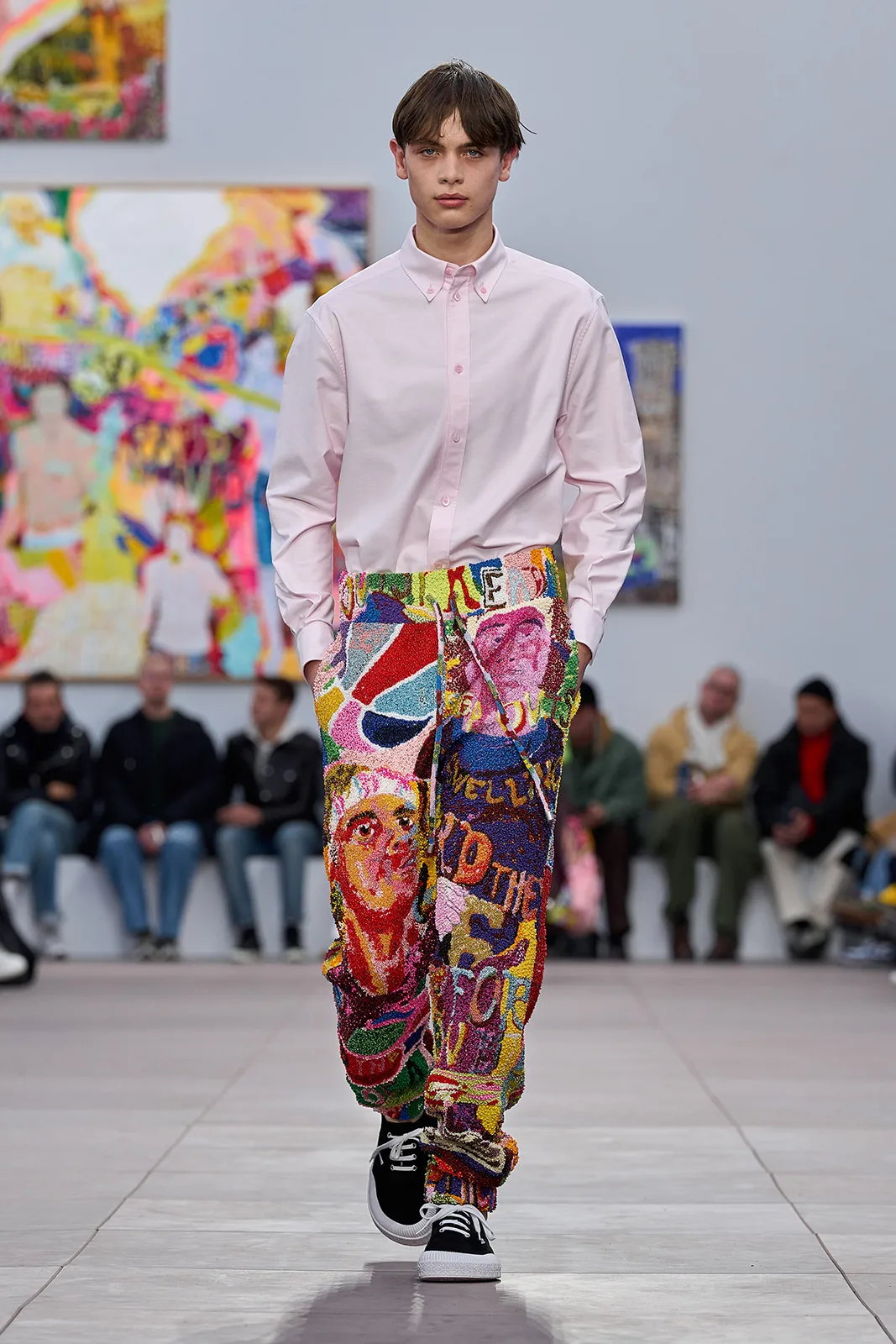 LOEWE_FW24_MW_SHOW_27