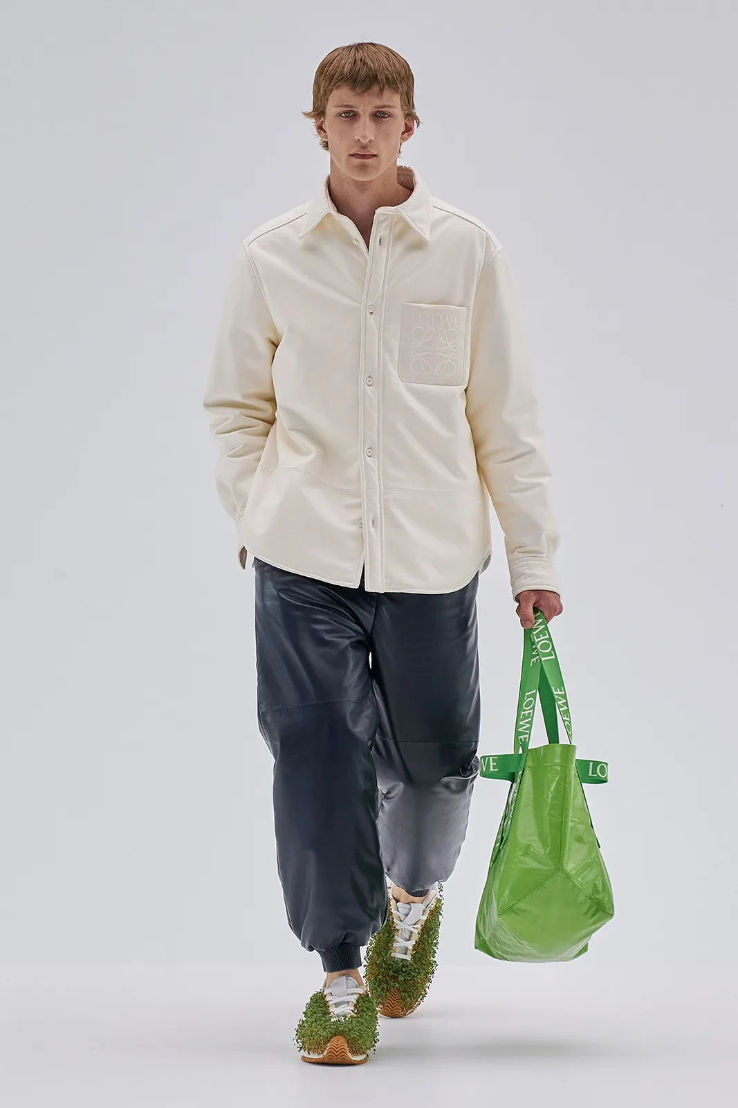 Loewe S S23 Mens Show Runway Look 15 Front Rgb Cropped 2x3 15