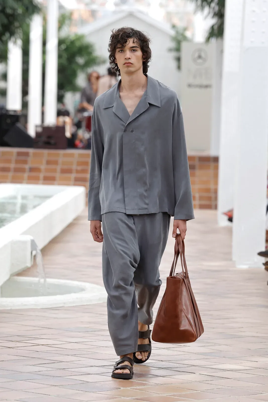 metal-adolfo-dominguez-ss27-09