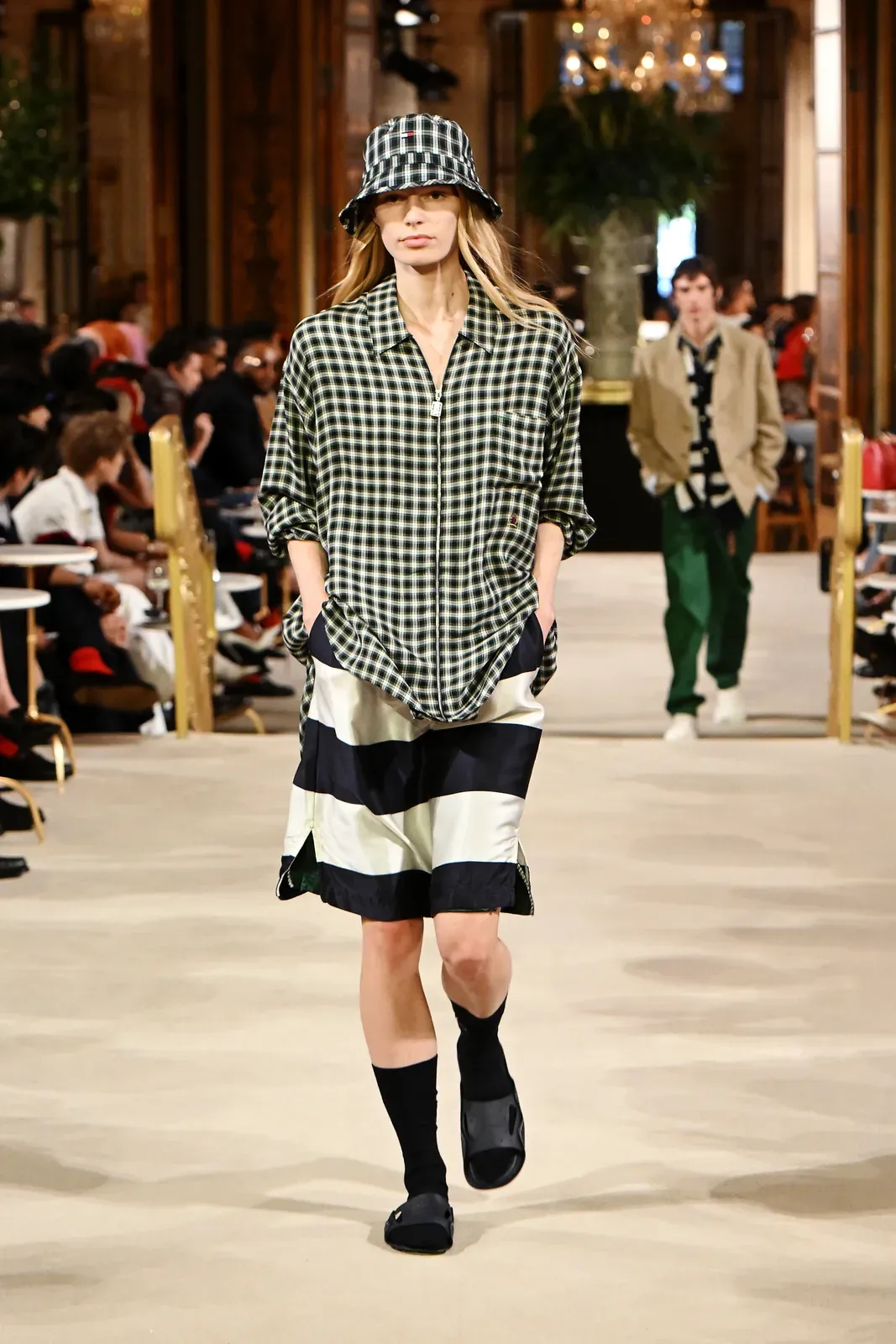 metal-tommy-hilfiger-spring-2027-59.webp