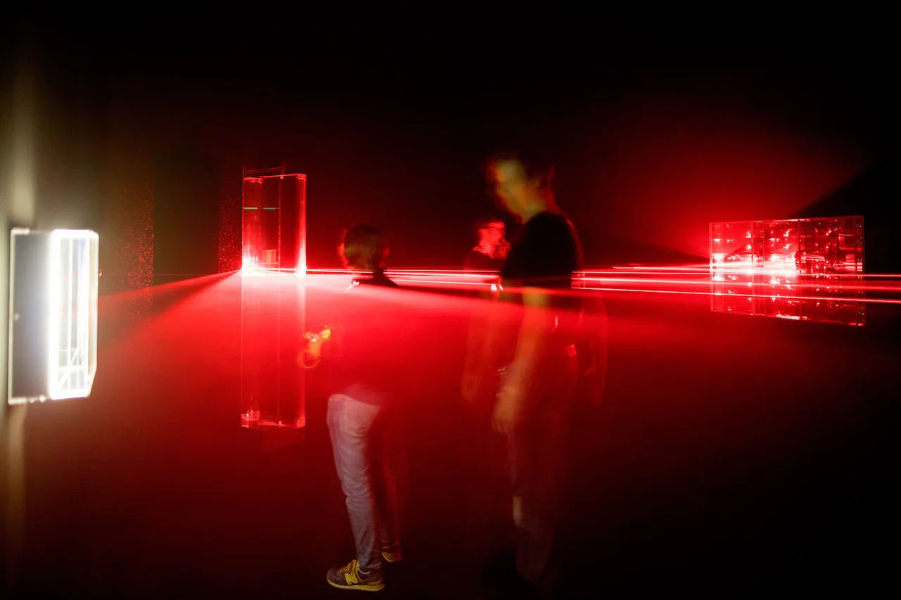 18 Ausstellungsansicht Vertigo Adolfluther Mumok 2019.jpg