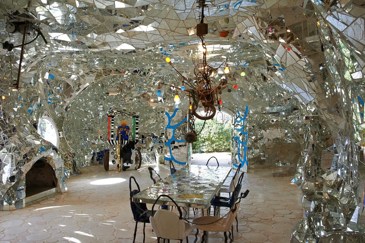 Nikide Saint Phalle Metalmagazine 6.jpg