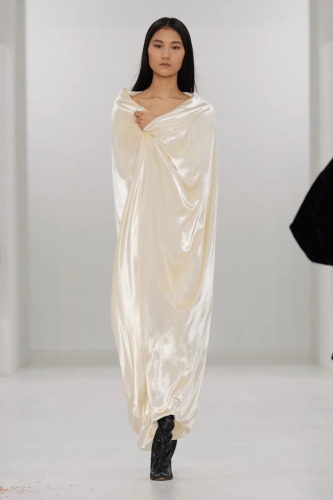 Loewe F W23 Ww Show Runway Look 26