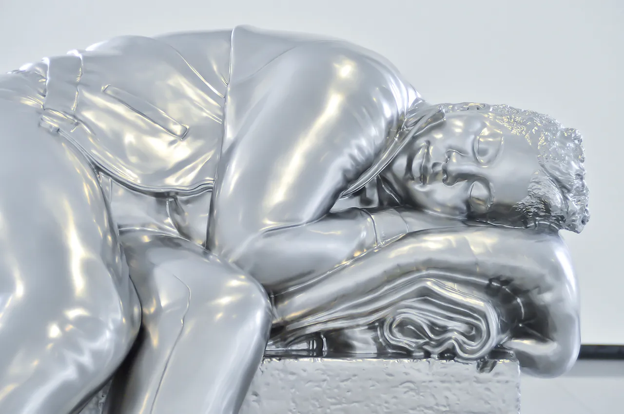 Metal Charles Ray10