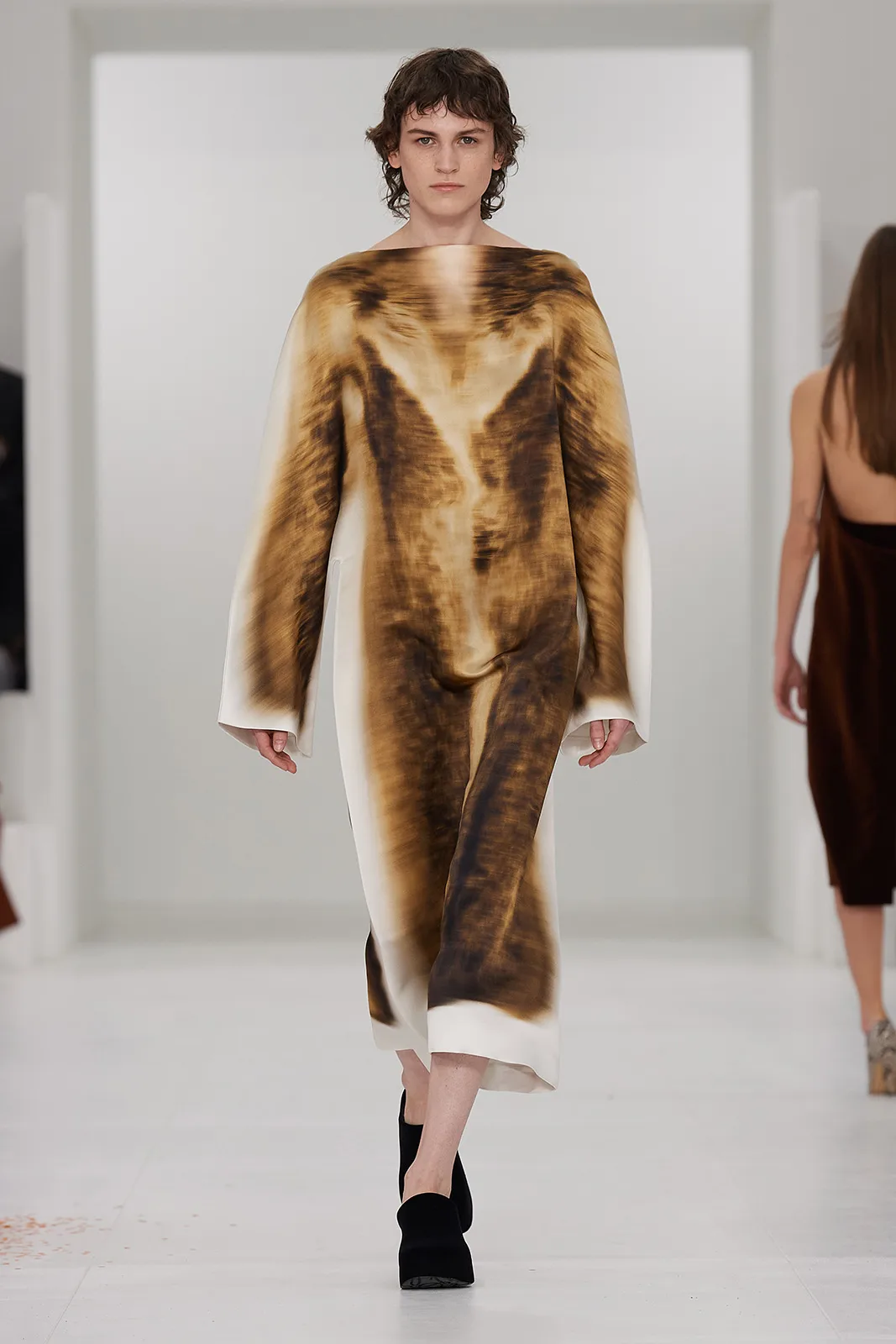 Loewe F W23 Ww Show Runway Look 42