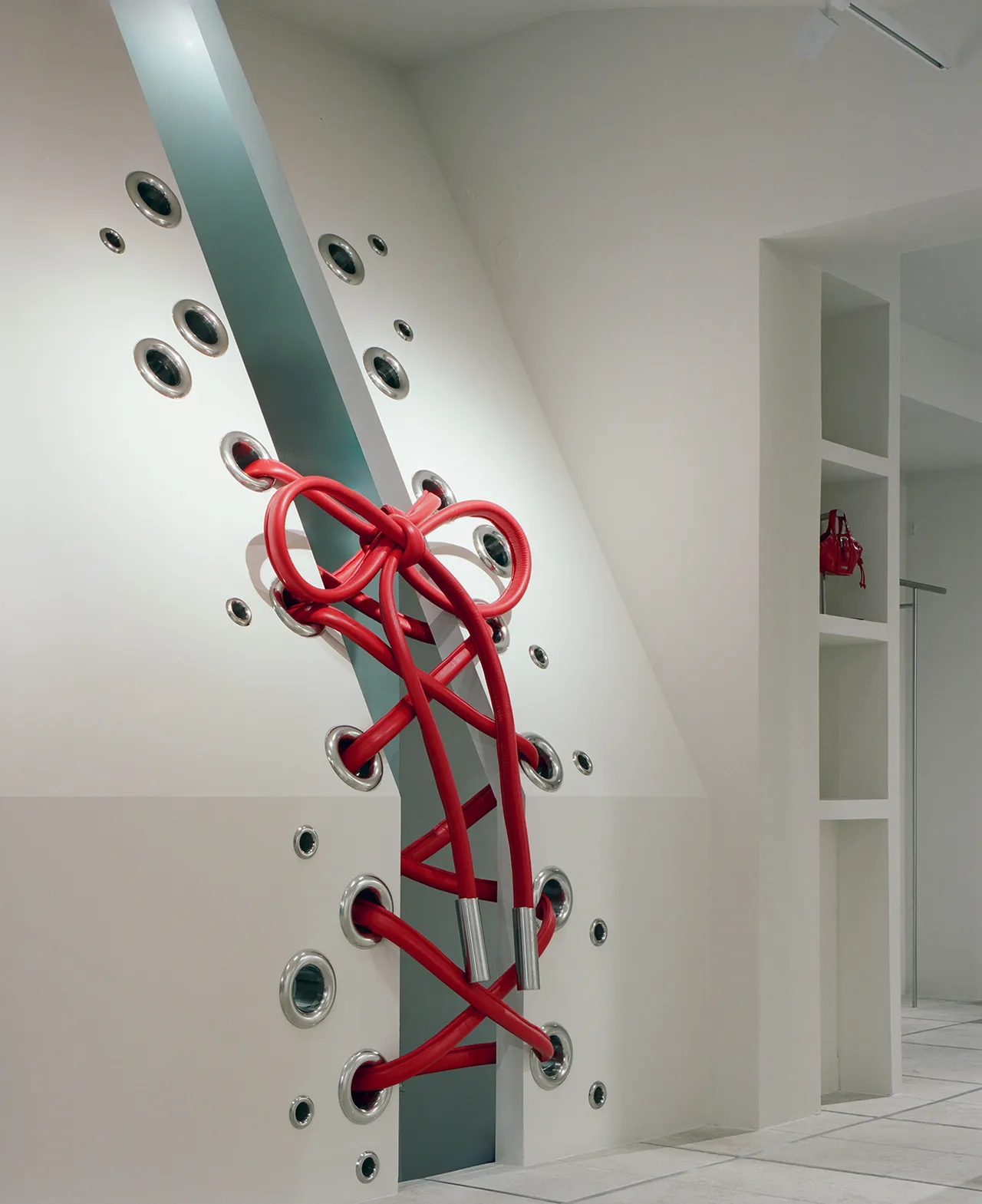2-LAAGAM-FLAGSHIP-STORE