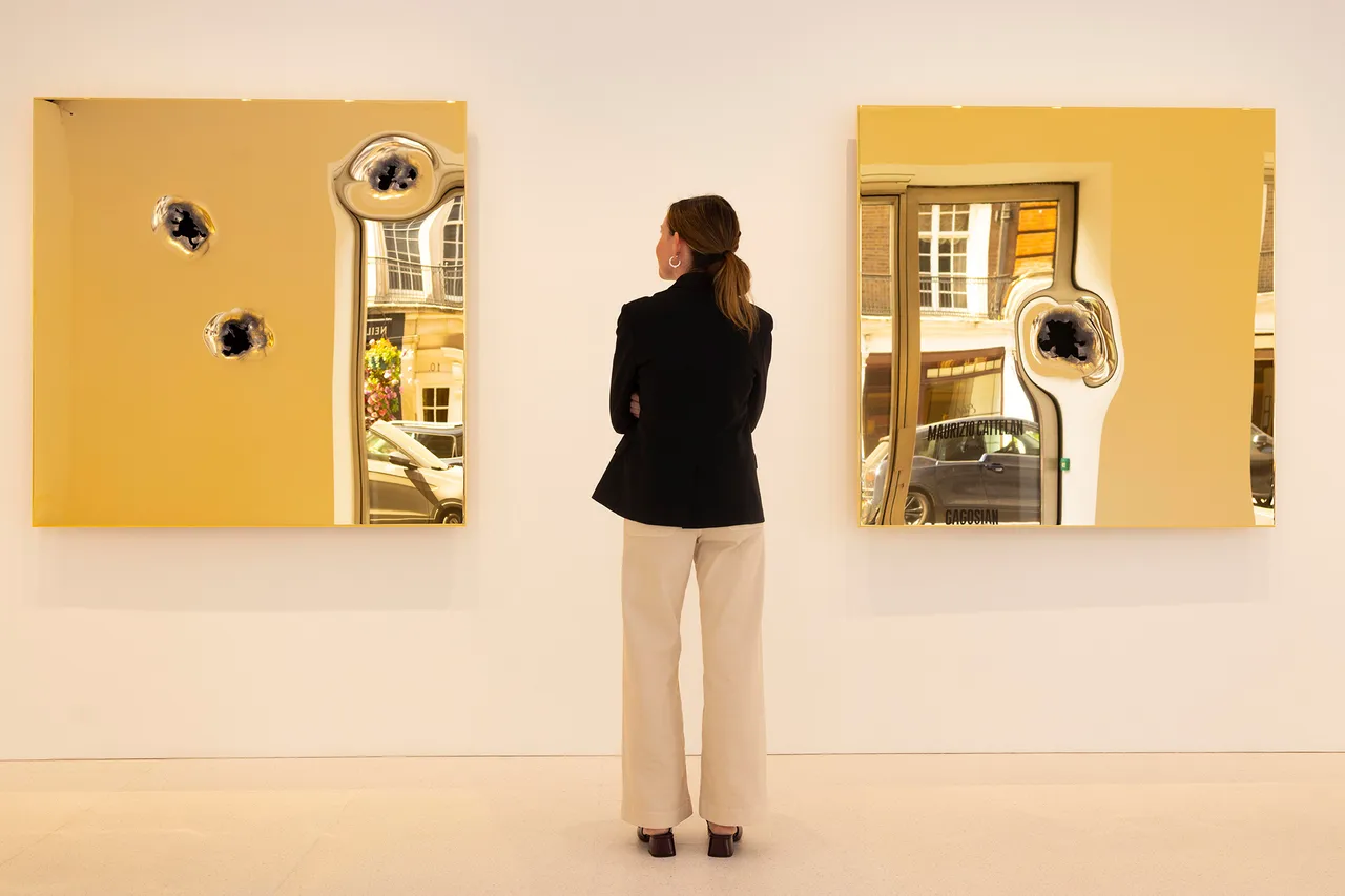 Maurizio-Cattelan_Bones_4