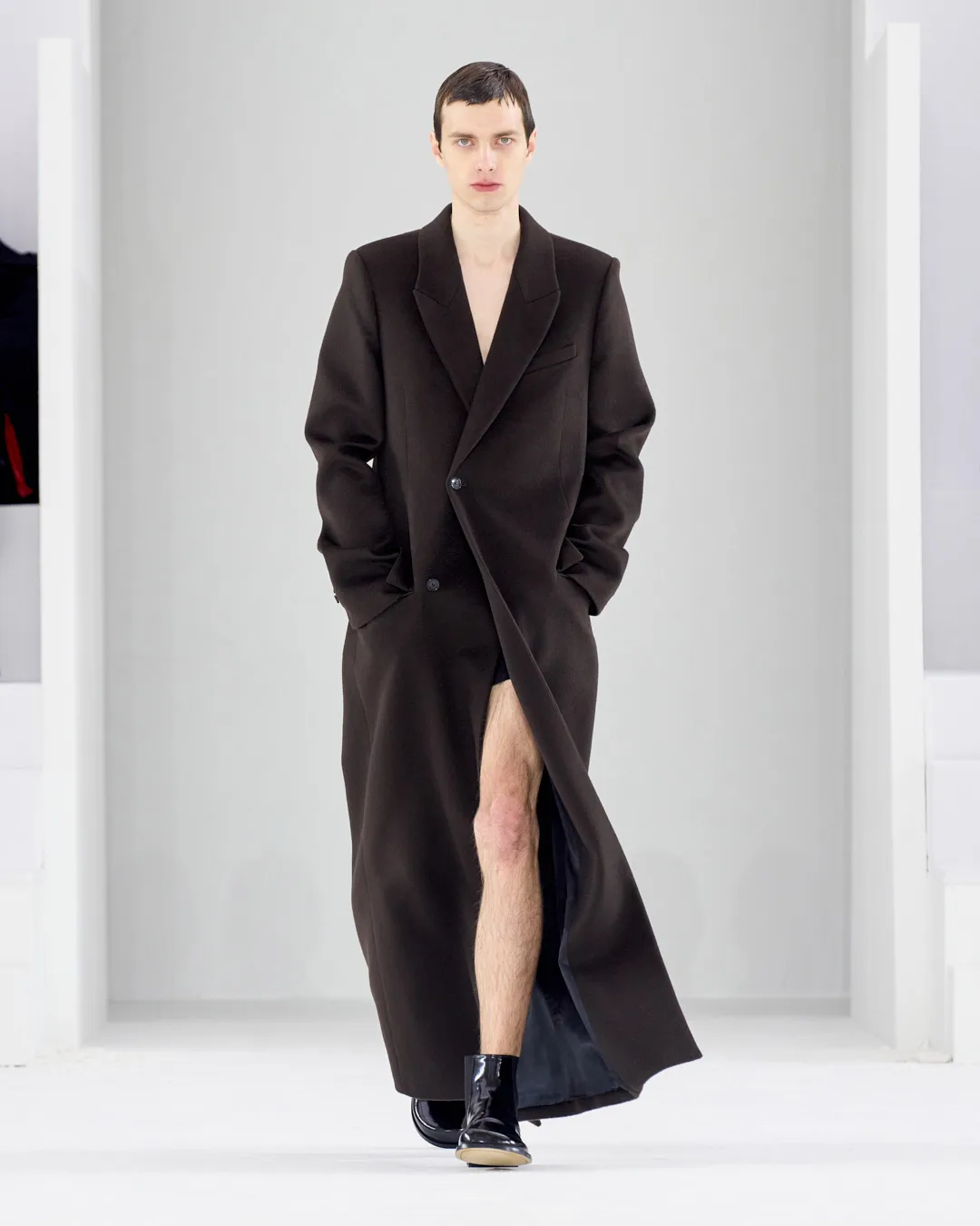 Loewe F W 2023 Metalmagazine 2