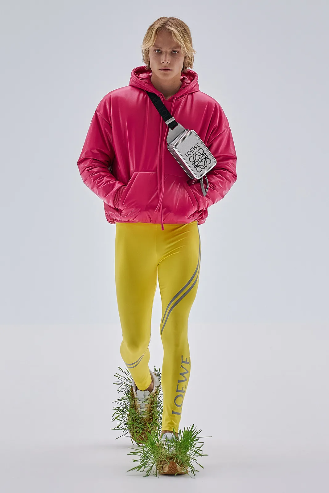 Loewe S S23 Mens Show Runway Look 35 Front Rgb Cropped 2x3 35