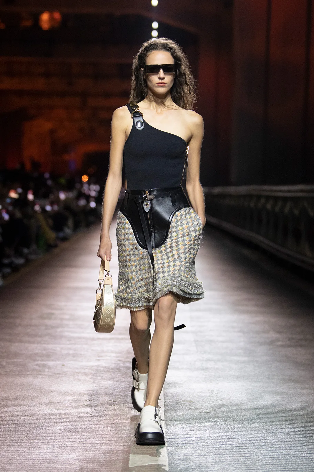 Louis Vuitton Prefal L23 27