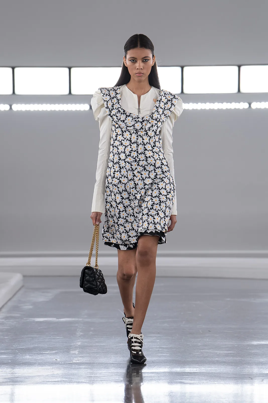 Louis_Vuitton_Women_s_Pre-Fall_2024_23