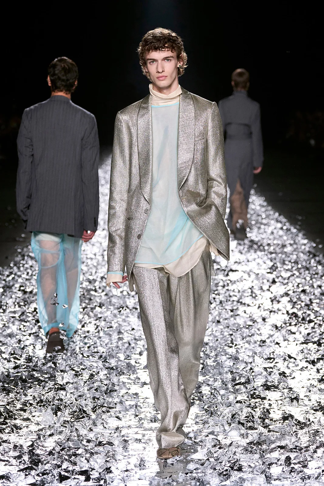 DRIES_VAN_NOTEN_SS25_2732X4098_LOOKS_26
