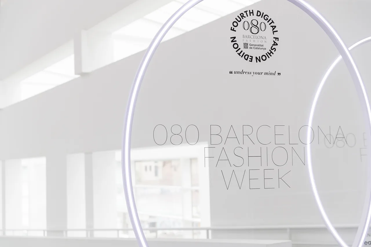 080 Barcelona Fashion2022 3