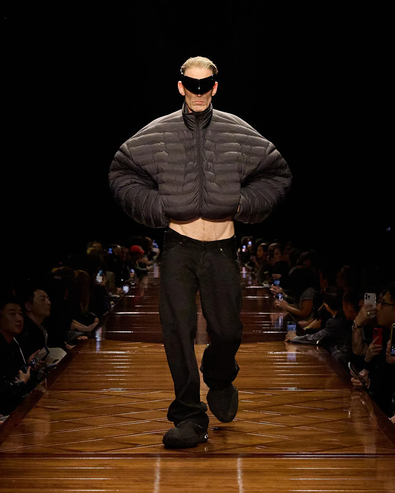 BALENCIAGA-SUMMER-25-LOOK-18_DANIEL