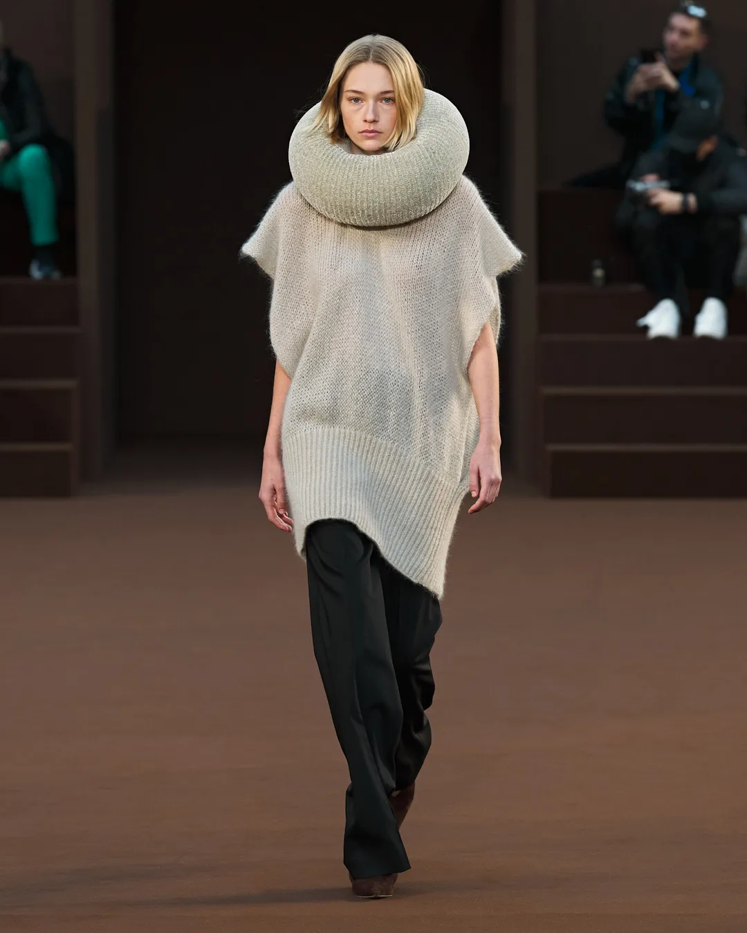 Loewe F W22 Metalmagazine 50