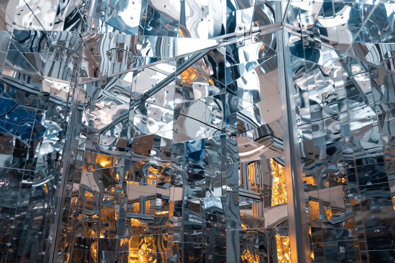 Lee Bul Metalmagazine 1