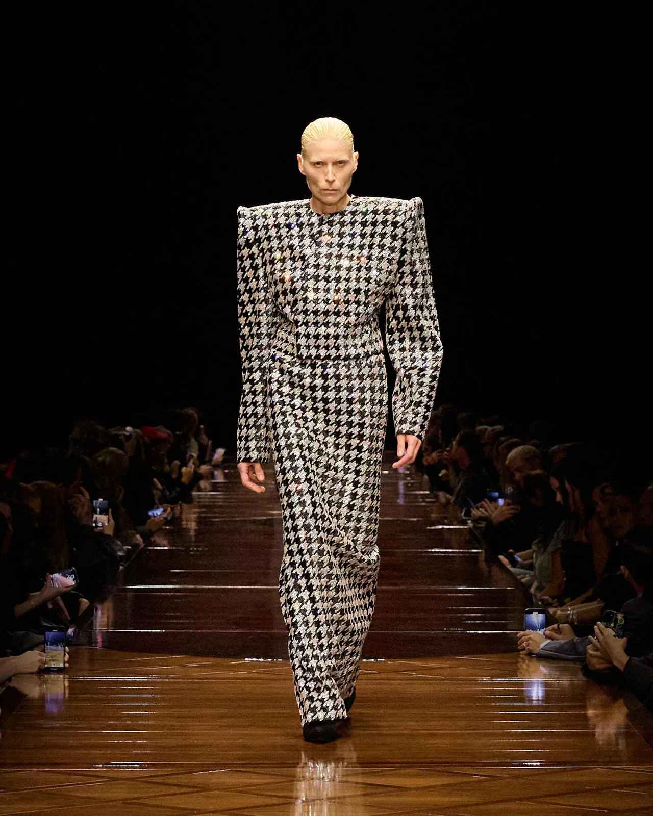 BALENCIAGA-SUMMER-25-LOOK-56_MINTTU