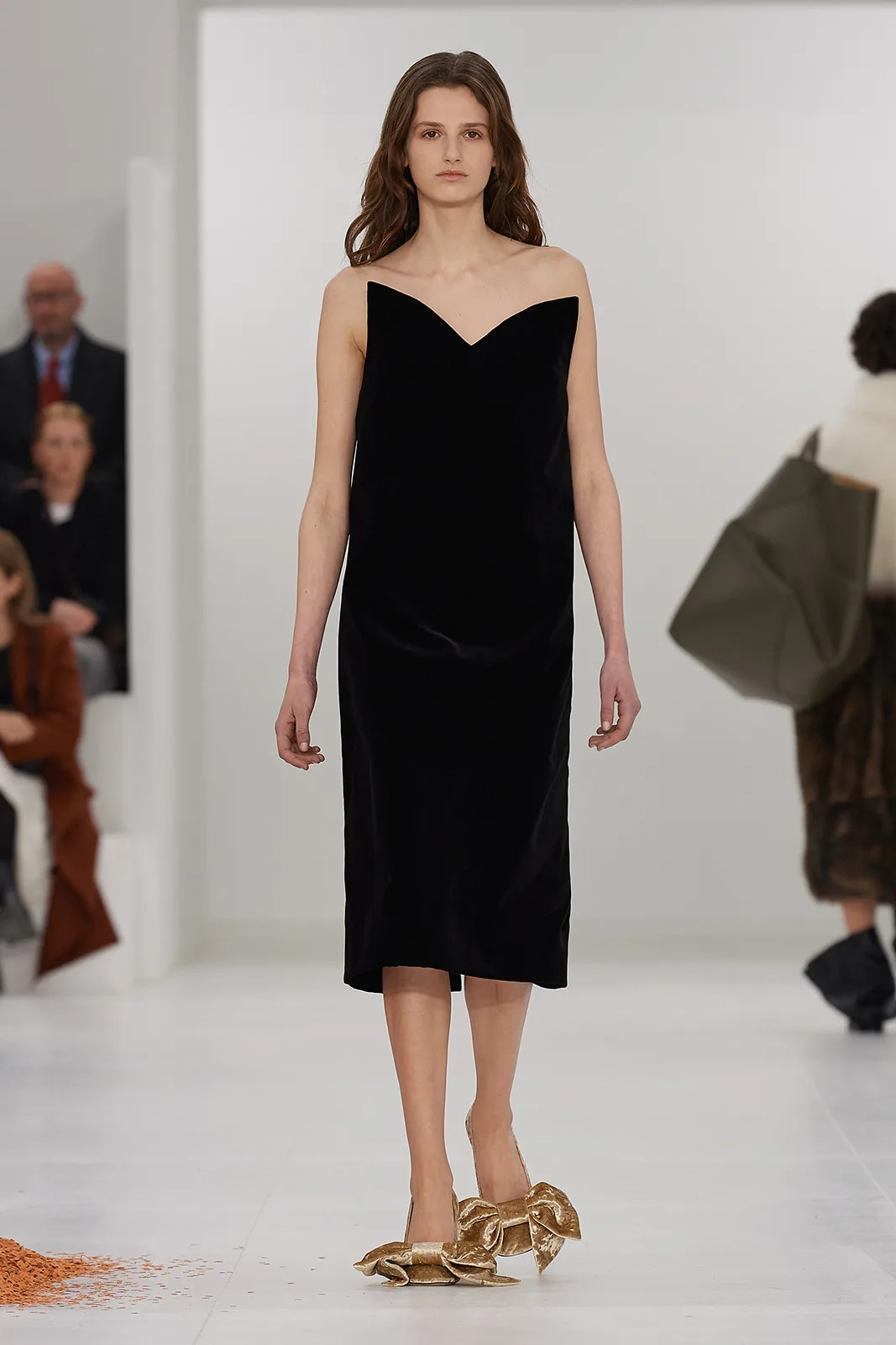 Loewe F W23 Ww Show Runway Look 29