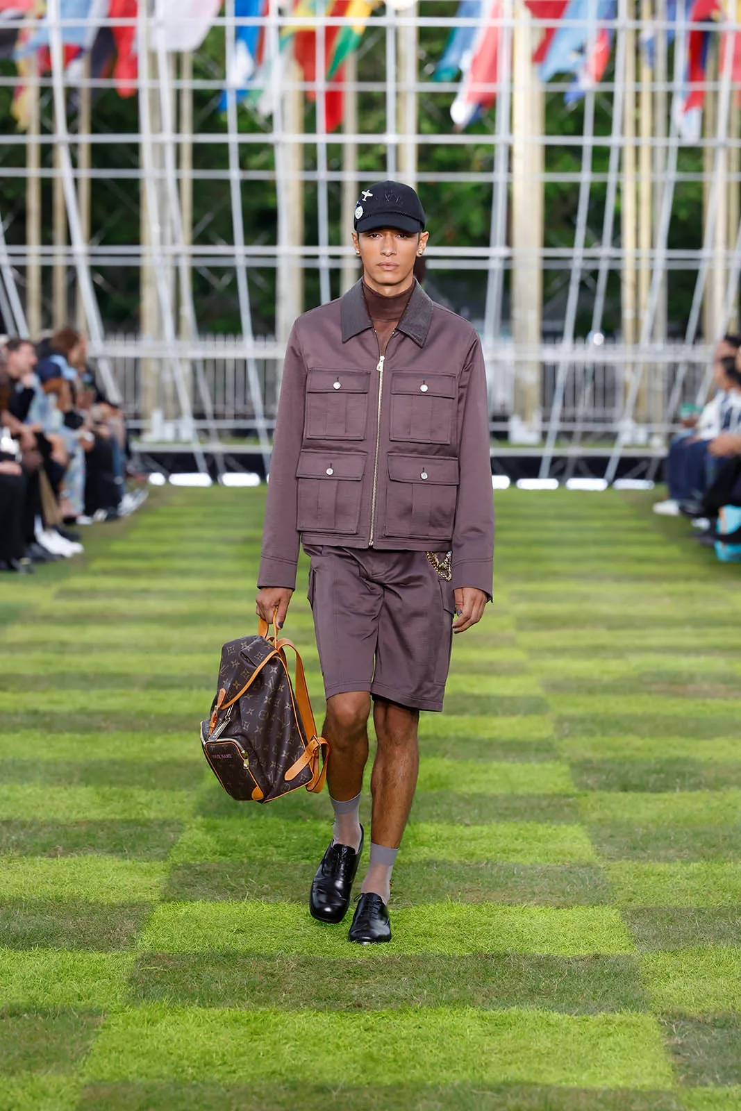 LOUIS-VUITTON-SPRING-SUMMER-2025_31