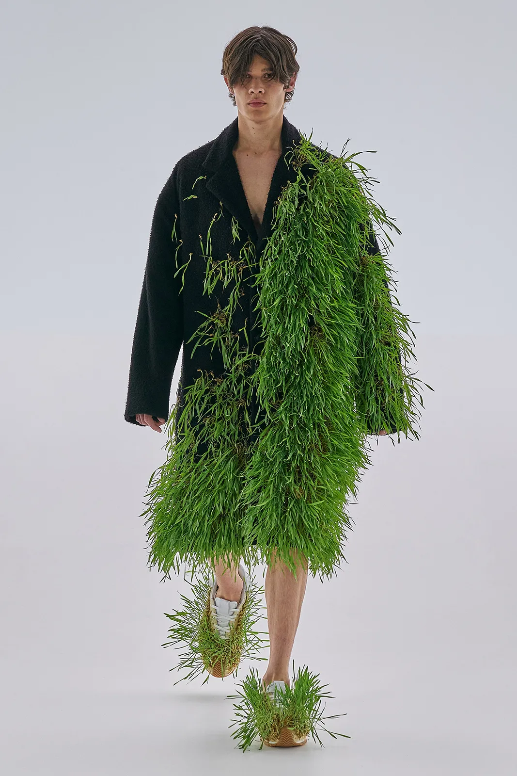 Loewe S S23 Mens Show Runway Look 54 Front Rgb Cropped 2x3 54