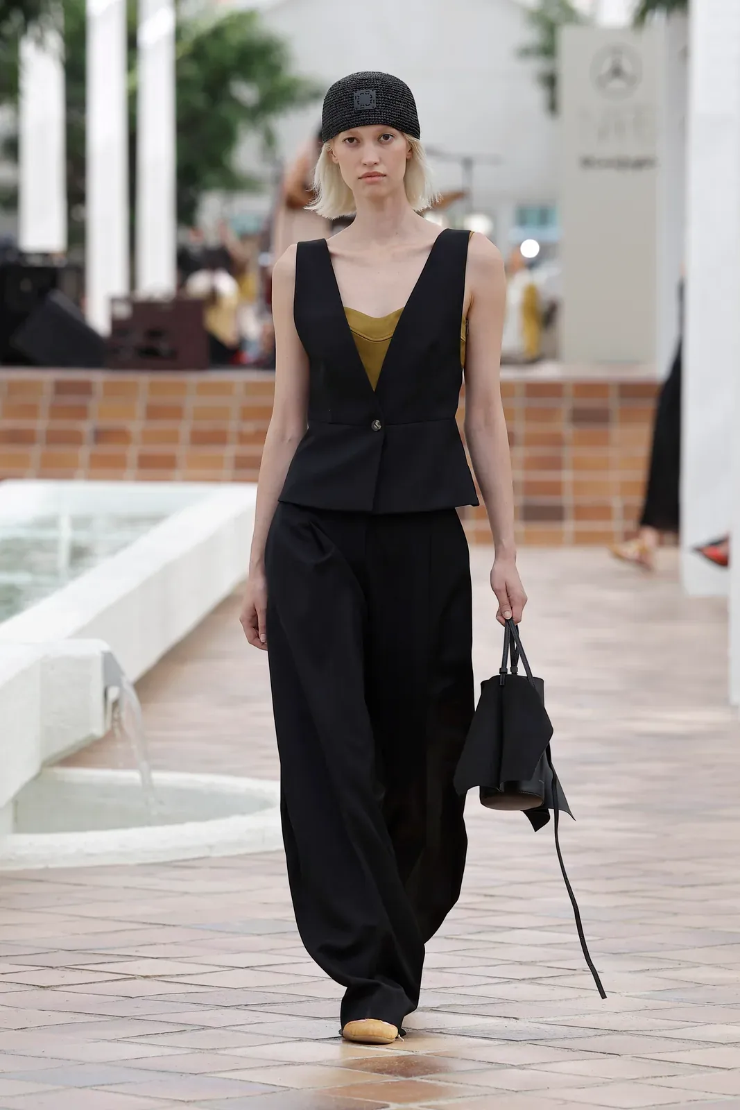metal-adolfo-dominguez-ss27-27