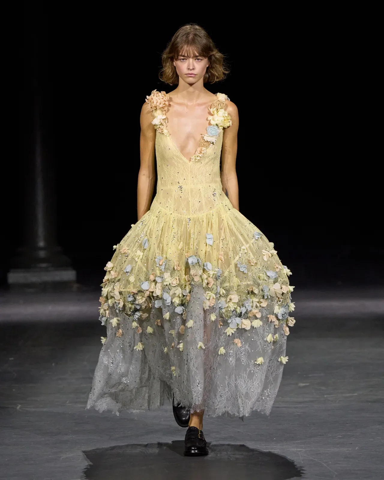 metal-london-fashion-week-ss27-erdem-07