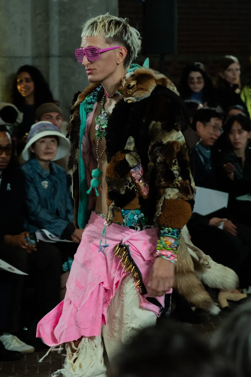 metal-amsterdam-fashion-week-visual-diary-lichting-jinchoe-06.webp