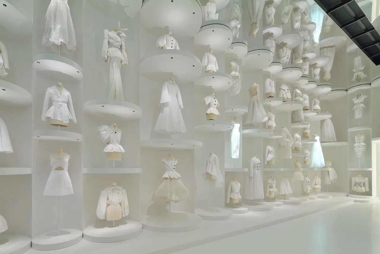 Dior Designer of Dreams   Tokyo  Japan © Daici Ano71