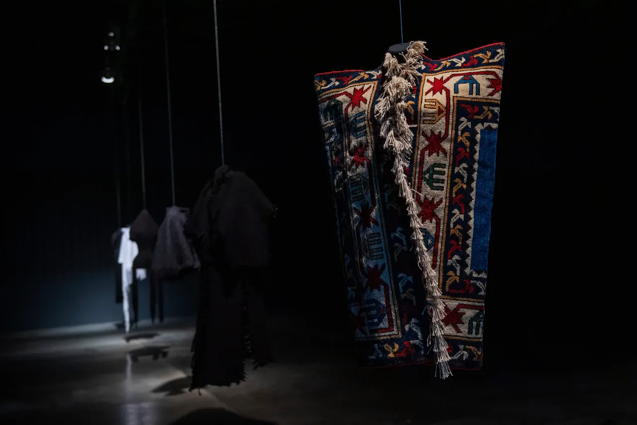 metal-mercedes-benz-fashion-week-tbilisi-galib-gassanoff-03