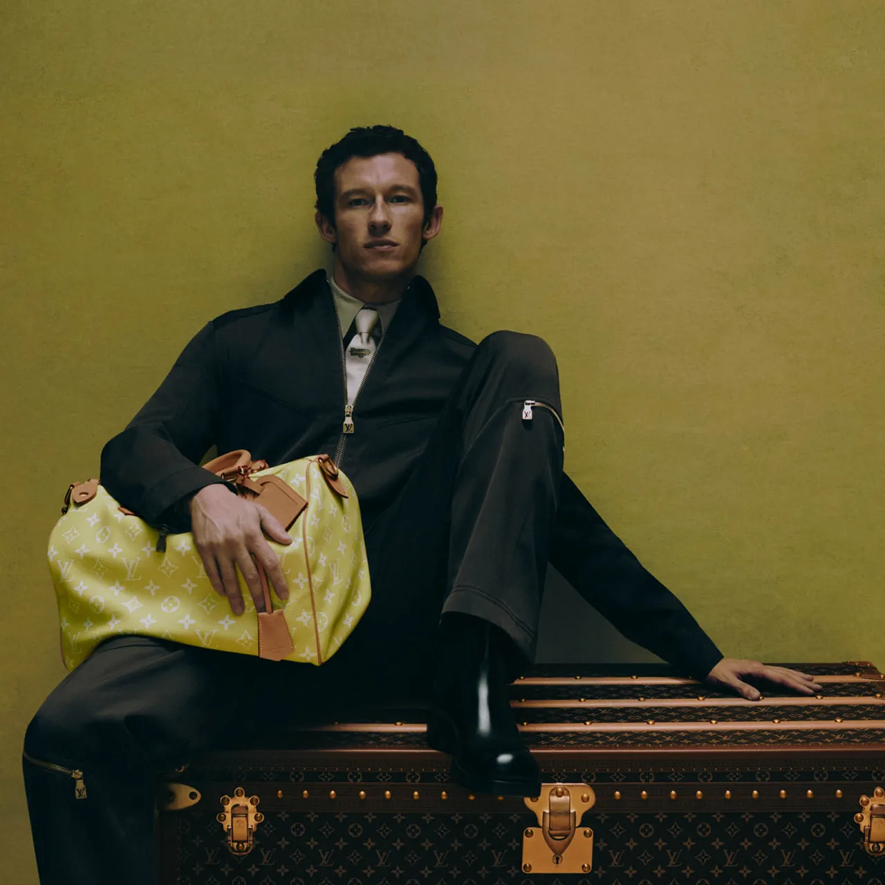 Callum-Turner_lv_1