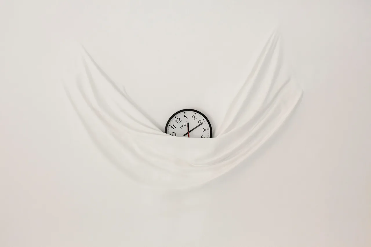 Daniel Arsham   Falling Clock