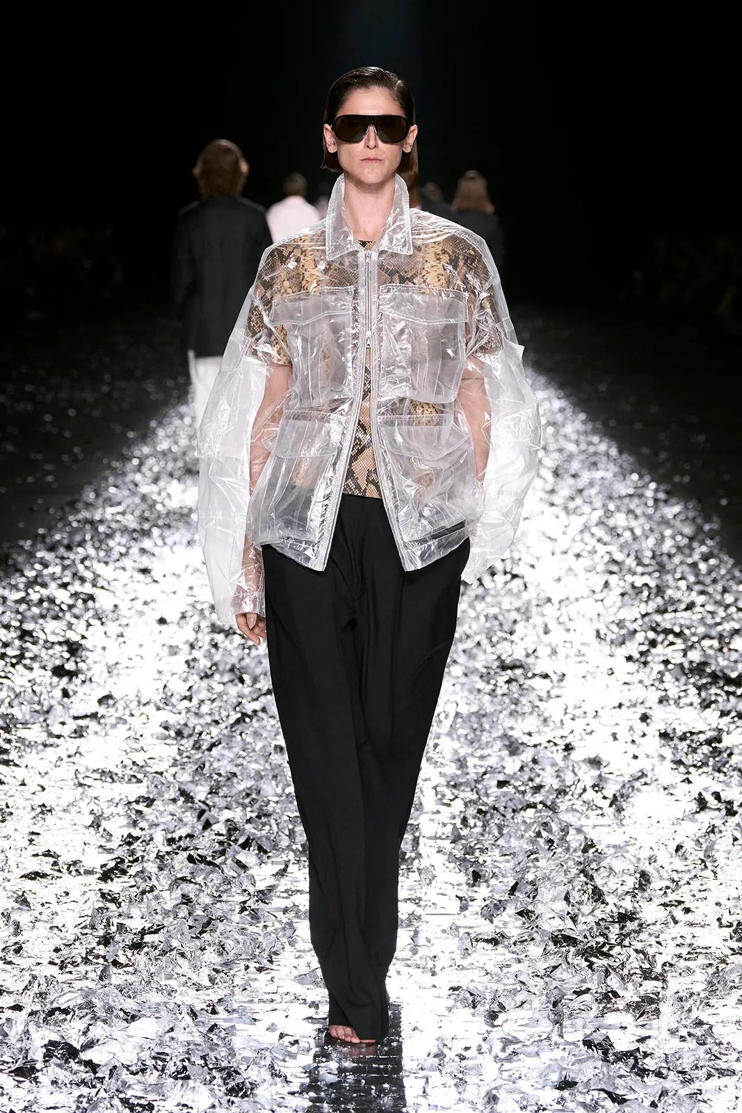 DRIES_VAN_NOTEN_SS25_2732X4098_LOOKS_60.jpg