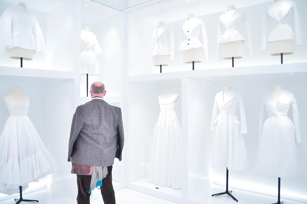 Metal Galerie Dior2.jpg